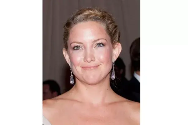 Kate se suma a la tendencia de las trenzas para acompañar un vestido de gala