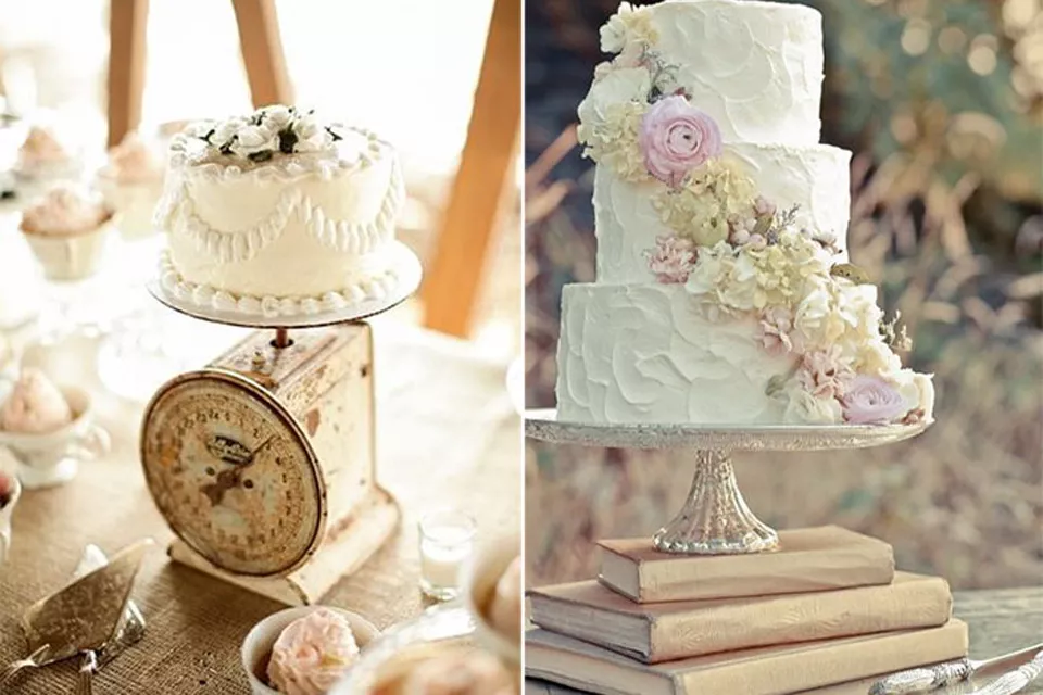 Una manera distinta de presentar la torta de casamiento. Podés optar por viejos elementos como estos y así jugar con la decoración a la hora de la mesa dulce
