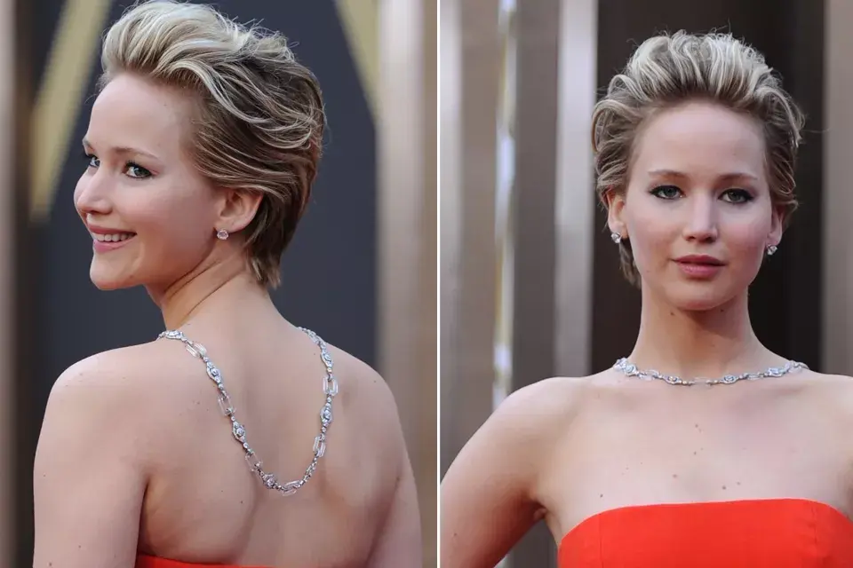 Las joyas de Jennifer Lawrence eran de Neil Lane. Sigue la tendencia de usar el collar tirado para atrás