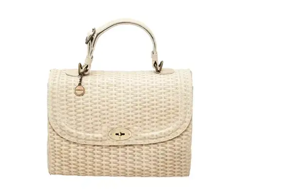 Cartera con trama (Ferraro, $1080).