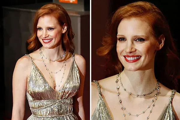 Jessica Chastain eligió un estilo natural, con el pelo suelto, hacia el costado y las puntas hacia afuera