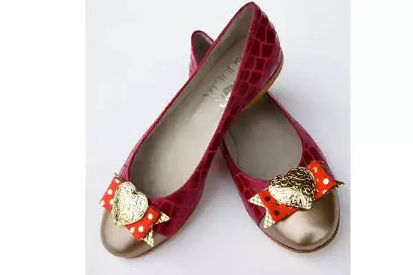 Chatitas en rojo, combinadas y con apliques(De Amor y Julia, $1250 )