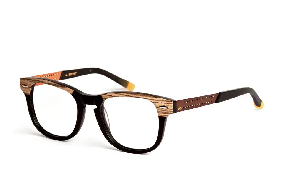 Frente simil madera con detalles de color (Infinit, $3.100)