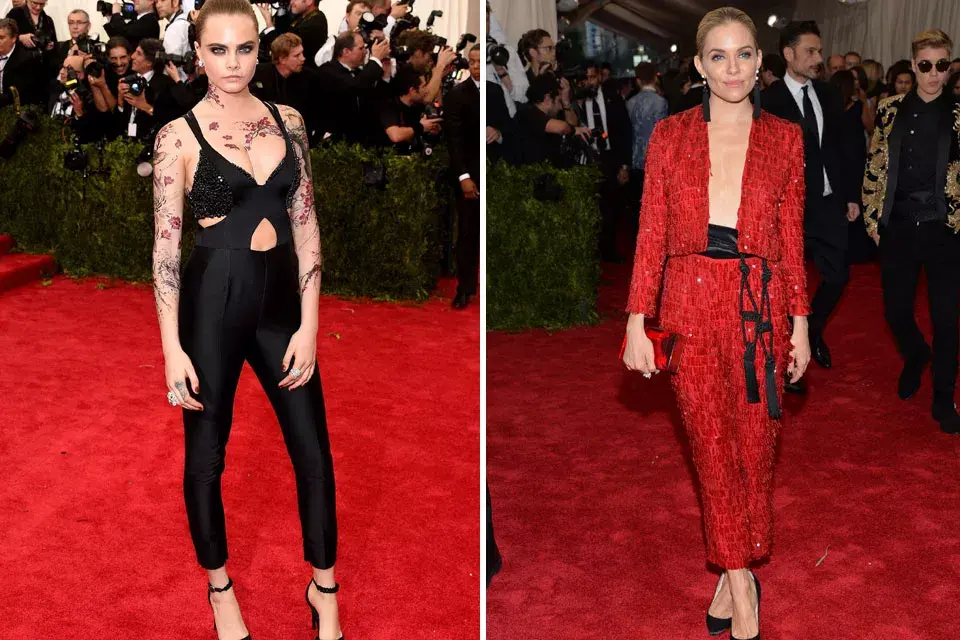 Negro y rojo para Cara Delevingne y Sienna Miller, dos de las celebrities que eligieron un equipo con pantalón y escotes sugerentes ¿Cuál preferís? El de Cara estaba firmado por Stella McCartney y el de Sienna por Thakoon