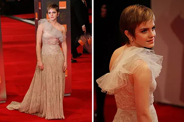 Emma, con un vestido muy elegante de Valentino