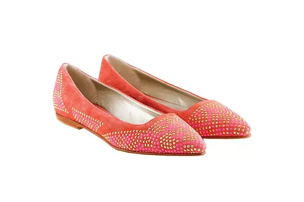 Balerinas en punta con apliques (Blaque, $899)