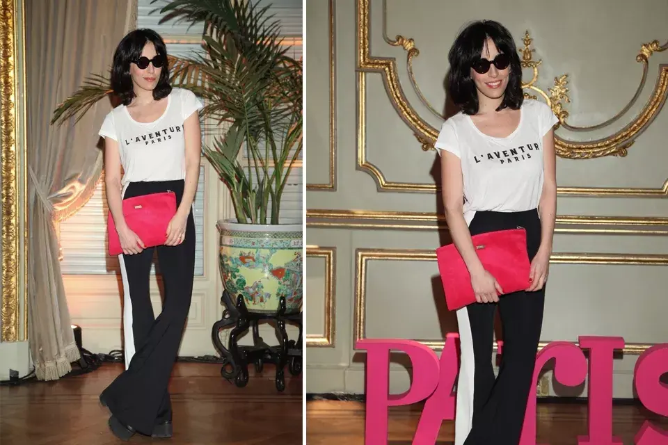 Paula Kohan fue al desfile de Paris by Flor Monis en el Hotel Alvear y se vistió de blanco y negro, con un sobre fucsia para darle un touch de color. ¡Impecable!