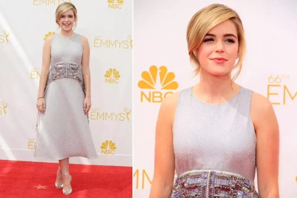 Al año siguiente, eligió otro look increíble para asistir a los Emmys: un vestido plateado de Antonio Berardi lleno de piedras e incrustaciones
