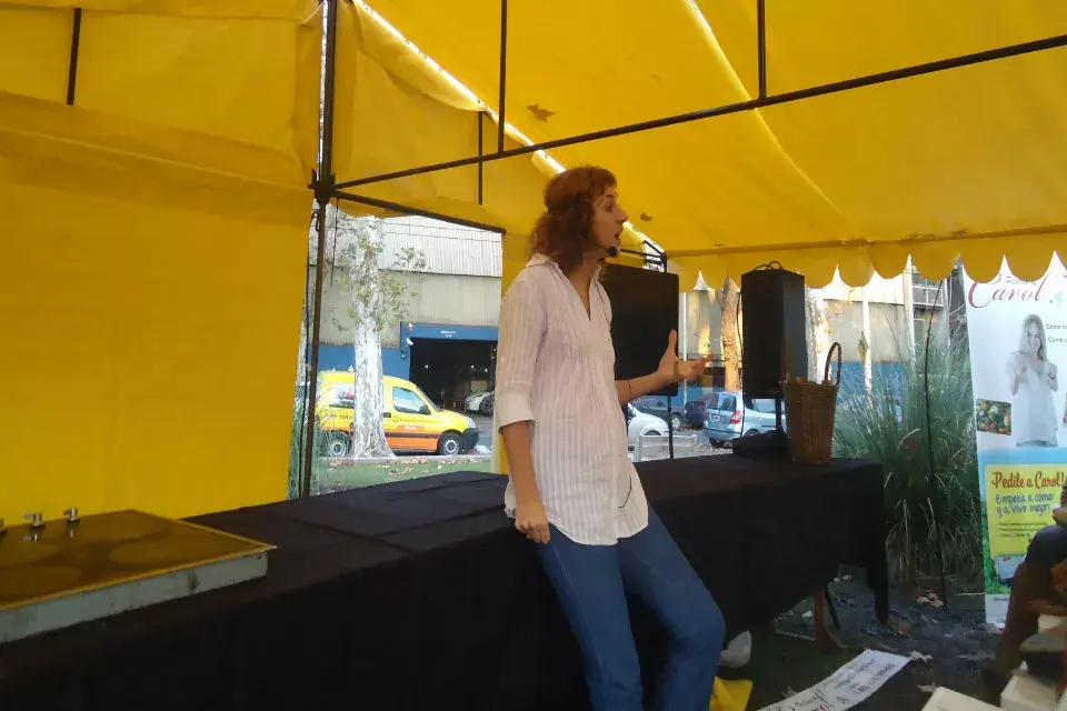 Charla de Flor Petrazzuoli en Buenos Aires Market.