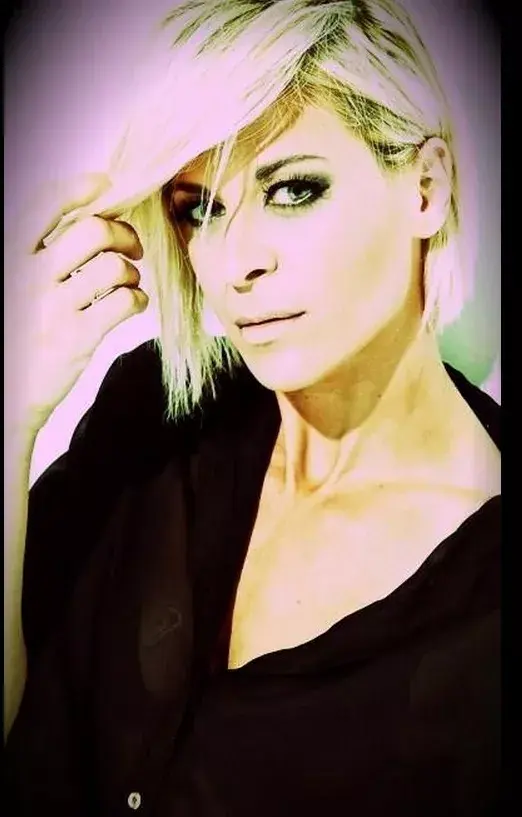 Twitter es su principal medio de difusión para mostrar sus mejores outfits