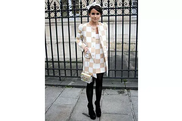 Print damero con minicartera metalizada