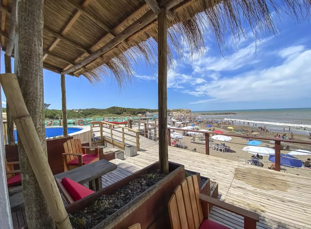 Playa Luna Roja cuenta con cabañas y suites frente al mar, para disfrutar en pareja, familia o con amigos