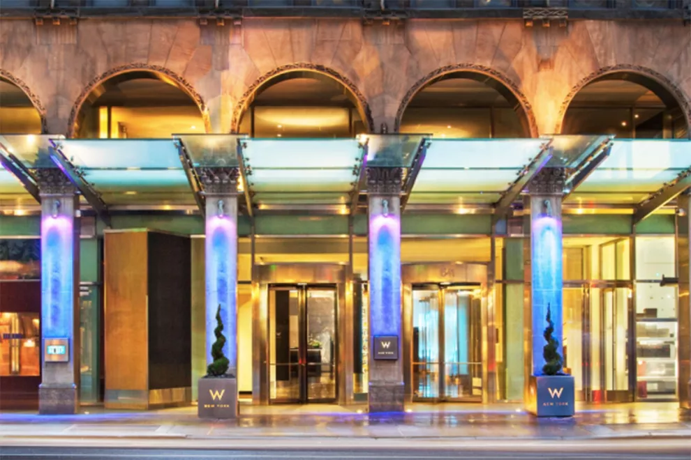 La puerta de ingreso al hotel W, en Nueva York, otra de las opciones las que se puede acceder con puntos