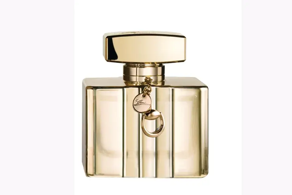 Première eau de perfum, de Gucci. Un toque de maderas sofisticadas y almizcle. $505, 50 ML