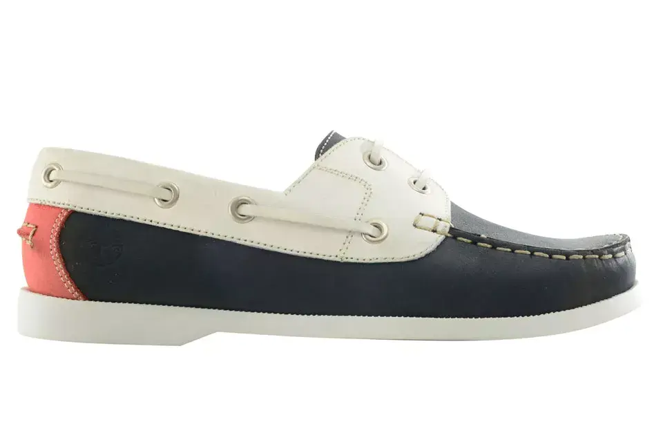 mocasín (Timberland, $1200)