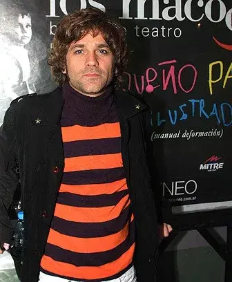 Nico Pauls fue al estreno de la obra de Los Macocos, Pequeño papá ilustrado en el ND Ateneo. 