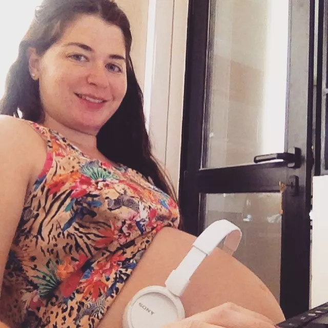 Burbuja de 36,5 semanas escucha Zaz mientras madre escribe post