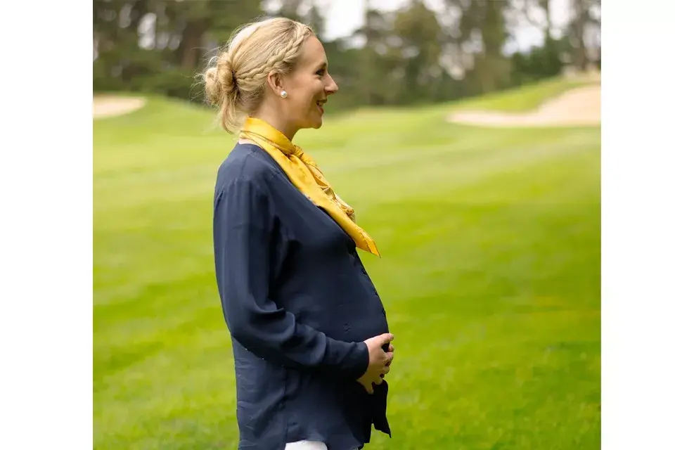 Los pañuelos, collares y demás accesorios son indispensables en el vestuario de la embarazada