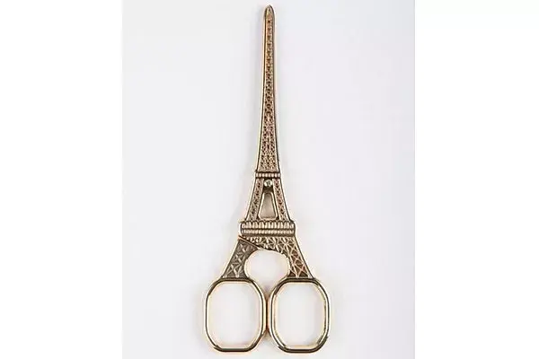 ¡Nos encantó esta tijera con diseño de la Torre Eiffel!