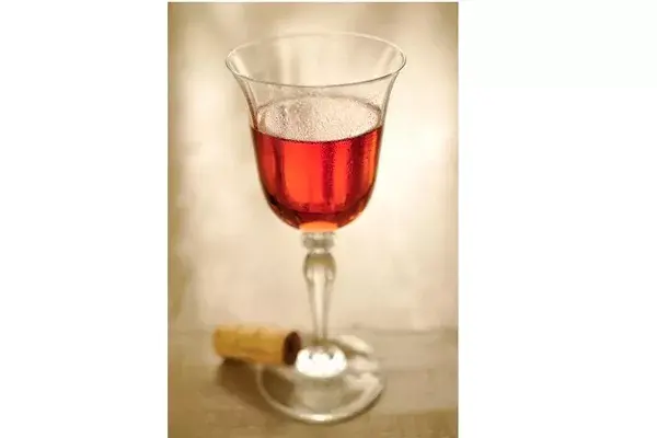 En algunas zonas de África los granos de café fermentados se utilizan para la elaboración de una bebida denominada "vino de café"