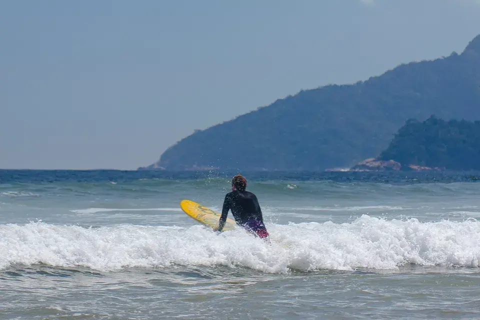 Con o sin olas, en isla Isla Grande cada uno elige su playa