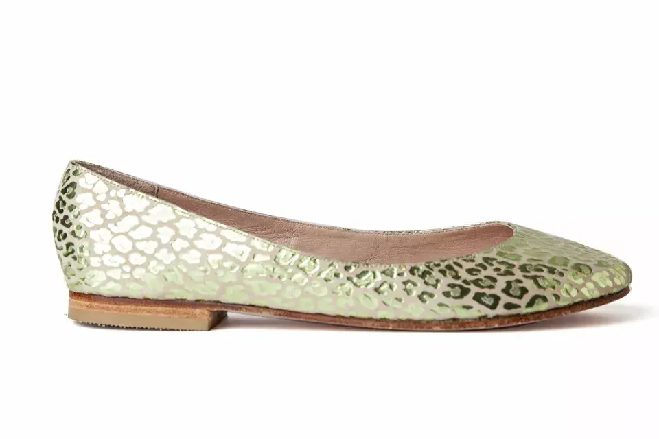 Chatita metalizada con print (The French Factory, $1740)
