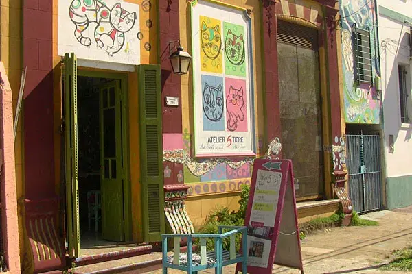 Obras de arte en el exterior de Atelier 5