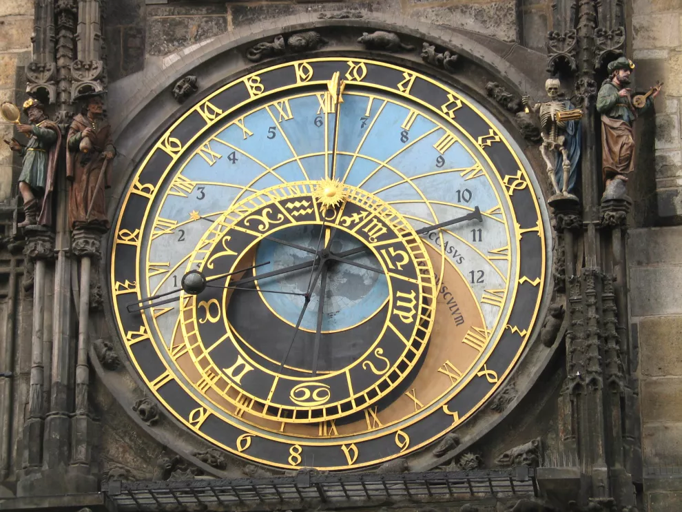 El reloj astronómico