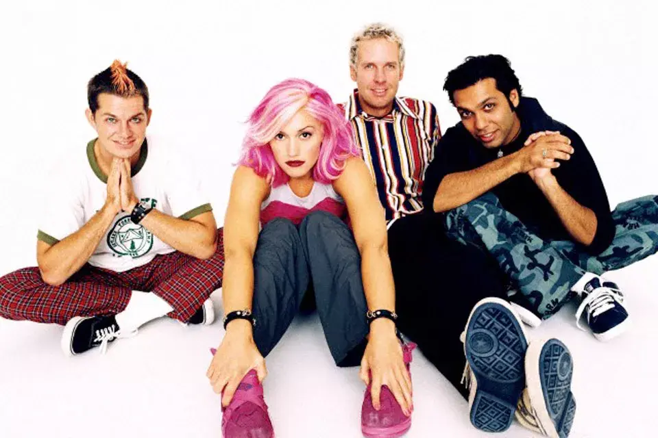 Un año más tarde, comenzó a incorporar mechas rubias a su look