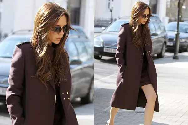 Victoria Beckham con pelo suelto y leves ondas en las puntas para darle movimiento a su pelo ¿Qué opinás de su look?