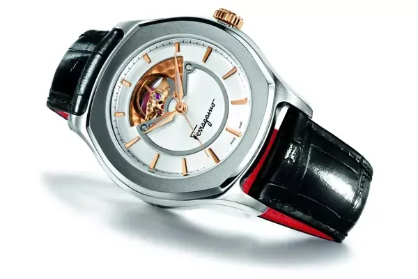Elegante y festivo, en su edición navideña (Salvatore Ferragamo, consultar precio)