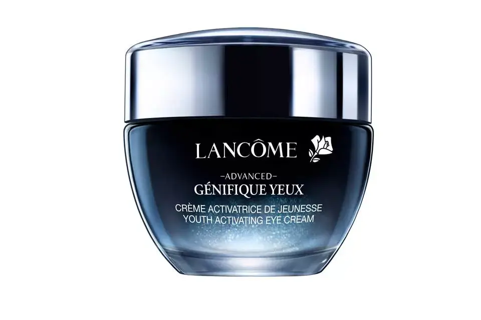 Gel-crema que refresca al instante la piel para crear una sensación única de protección y suavidad. (Lancome Génefique Yeux, $1340)