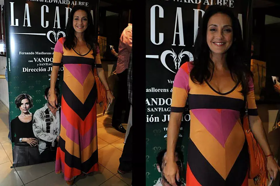 Eleonora Wexler eligió un maxivestido bien setentoso y colorido con rayas en diagonal para el estreno de ´La Cabra´