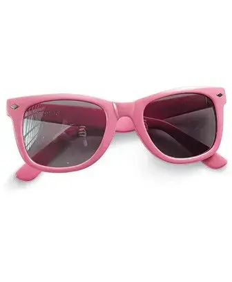Anteojos espejados (Infinit, $280).