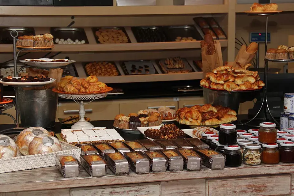 Los productos de la panadería son elaborados en la cocina del lugar