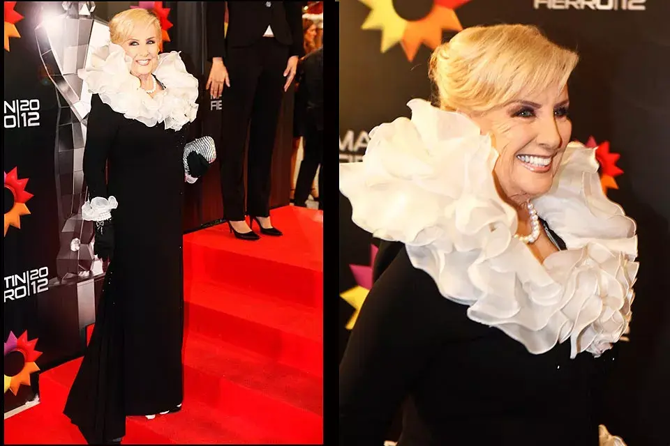 El blanco y negro siempre es una combinación segura, pero... ¿qué opinan del cuello arlequín de Mirtha Legrand? ¿Da o no da?