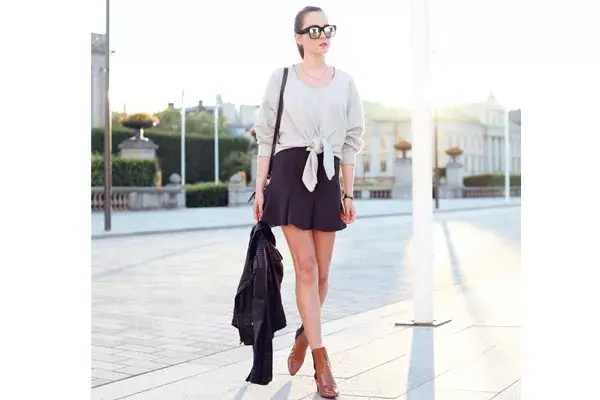 Andy Torres, de Stylescrapbook, eligió botas en punta para completar su look. Mirá cómo le estilizan las piernas