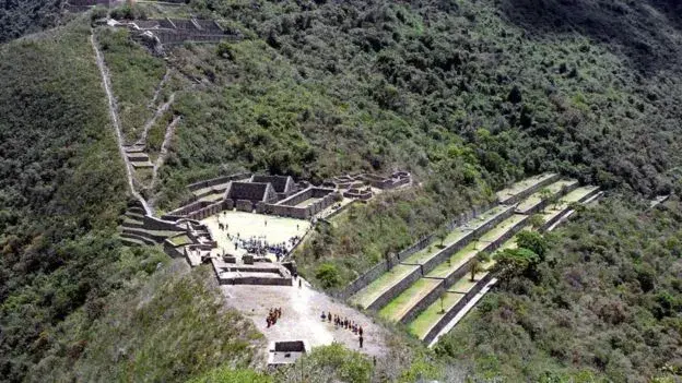 Las ruinas incas de Choquequirao son mucho más grandes que las de Machu Picchu