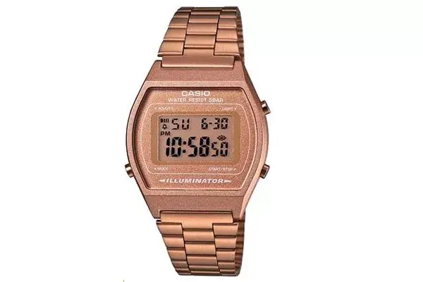 Bien retro, en tonos bronce (Casio, $649,99)