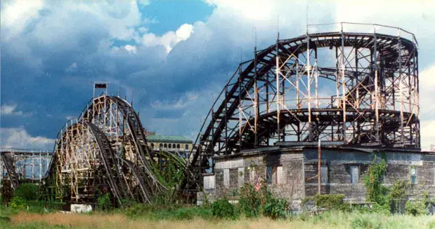 El viejo Thunderbold, construido en 1925, autor: Gyrofrog