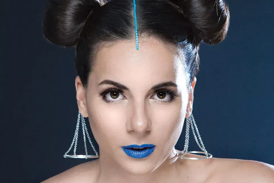 “Soy muy Libra cuando el ‘no sé qué hacer’ es cotidiano, ya sea una decisión importante... ?o qué voy a cenar!”. Jeanette Parrinella (27 a?os, directora de arte).