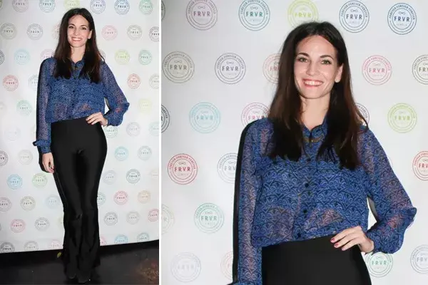 Flor Fabiano fue a conocer la colección de Forever Jewels con un look sobrio pero canchero: pantalón oxford negro y camisa azul con transparencias. ¿Qué tal?