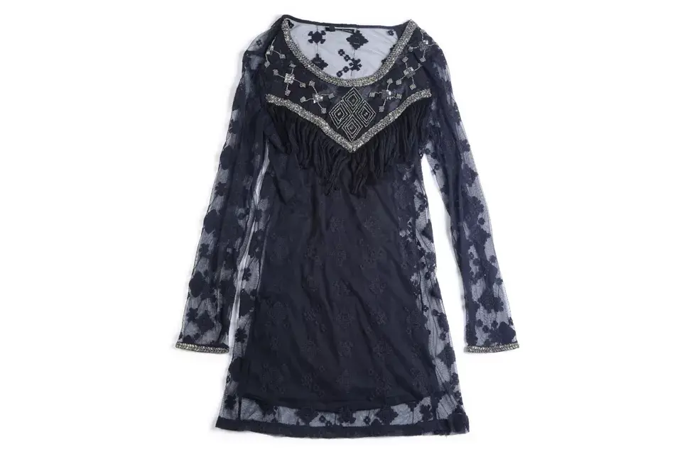 Vestido con flecos en el escote(Desiderata, consultar precio)