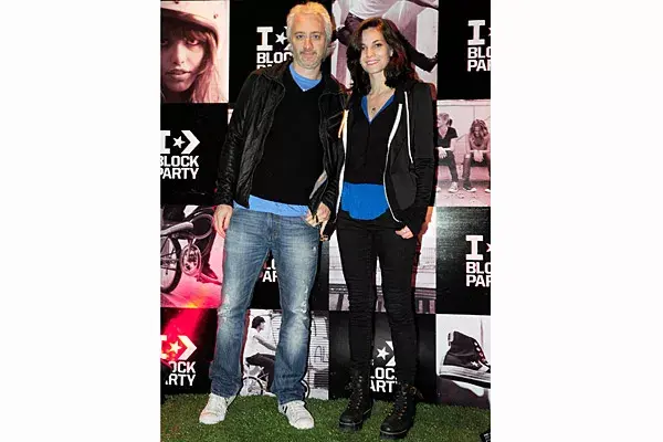 Totalmente engamados, Andy Kusnetzoff y Flor Fabbiano estuvieron en la fiesta de Converse