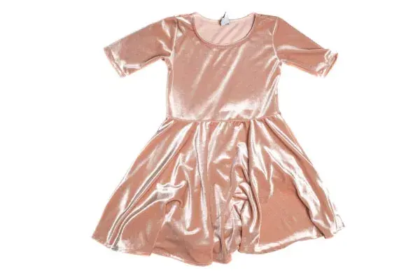 Vestido de pana con mangas 3/4 (Complot Mini, $269)