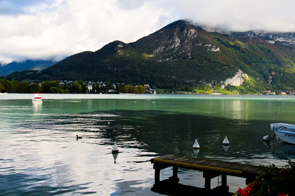 El lac d’Annecy es uno de los más limpios del mundo.
