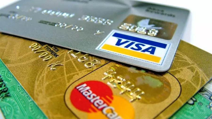 Las tarjetas de crédito del viajero nunca deberían ir guardadas en el mismo lugar en caso de sufrir algún robo o pérdida