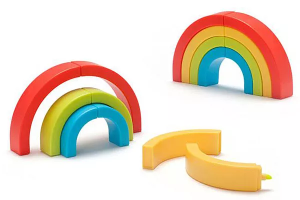 ¡Nos encantaron estos marcadores con forma de arco iris! Alegran cualquier escritorio