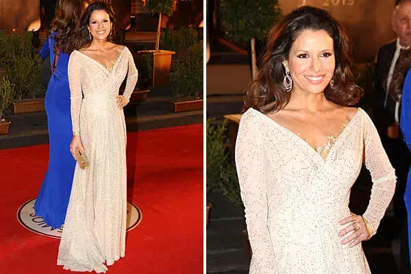 Julieta Ortega lució un diseño de Gino Bogani en color nude con brillo, con una amplia falda