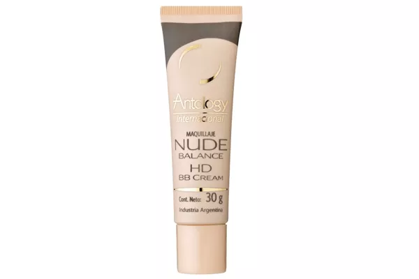Maquillaje nude balance hD bb cream con propiedades descongestivas ($125, Laca)